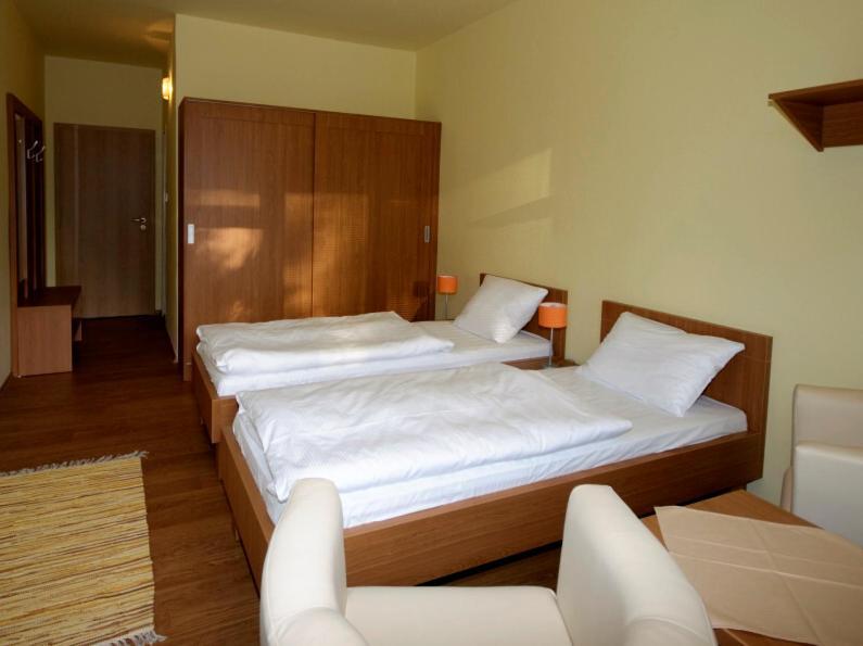 Relax Inn Šoporňa Camera foto